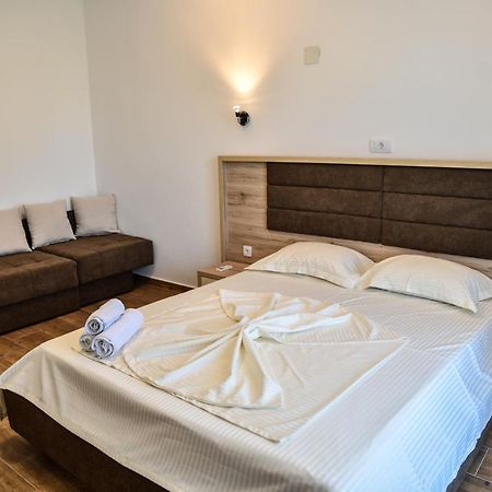 Casa Sinani Hotel อุลซิน ภายนอก รูปภาพ