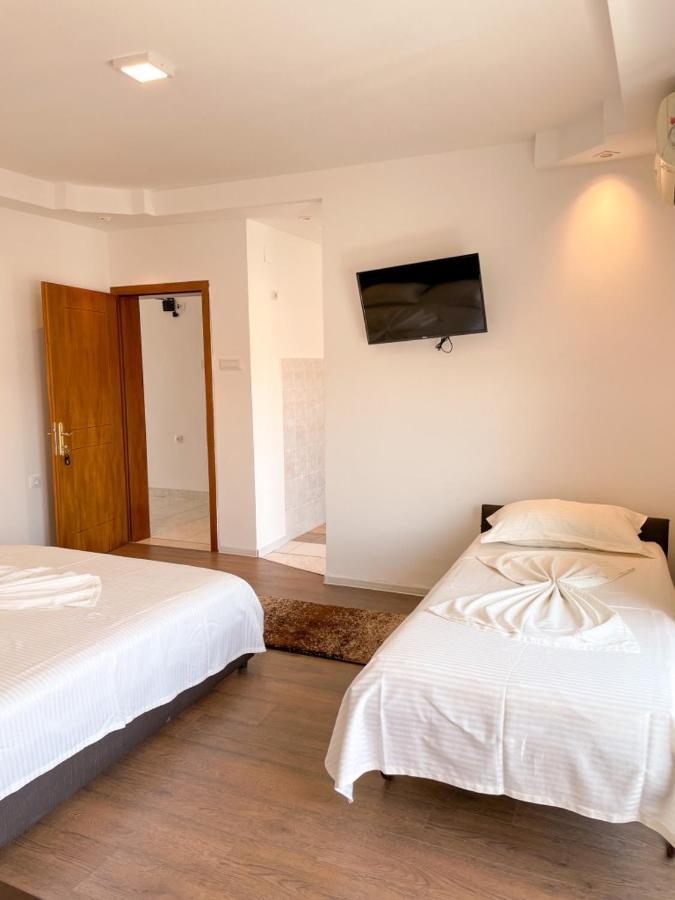 Casa Sinani Hotel อุลซิน ภายนอก รูปภาพ