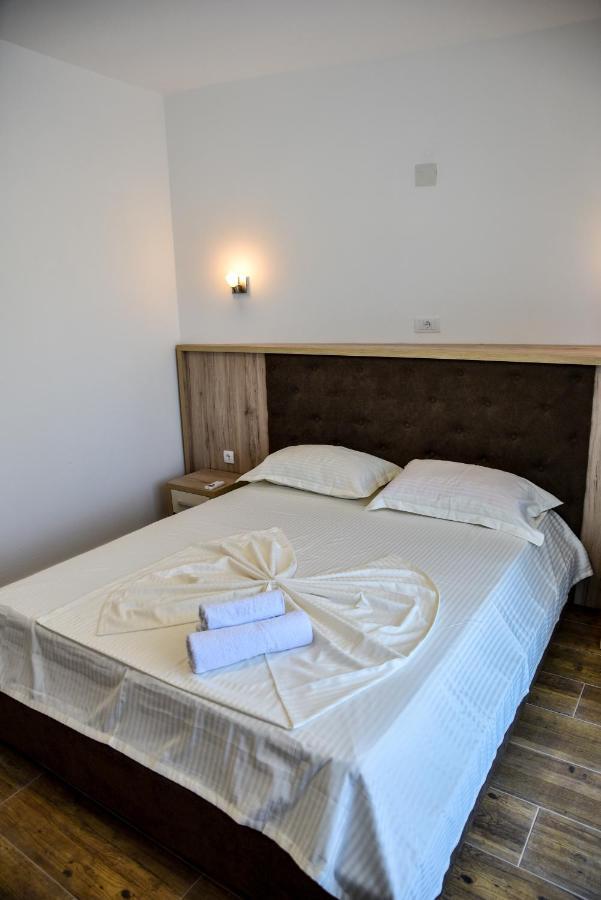 Casa Sinani Hotel อุลซิน ภายนอก รูปภาพ